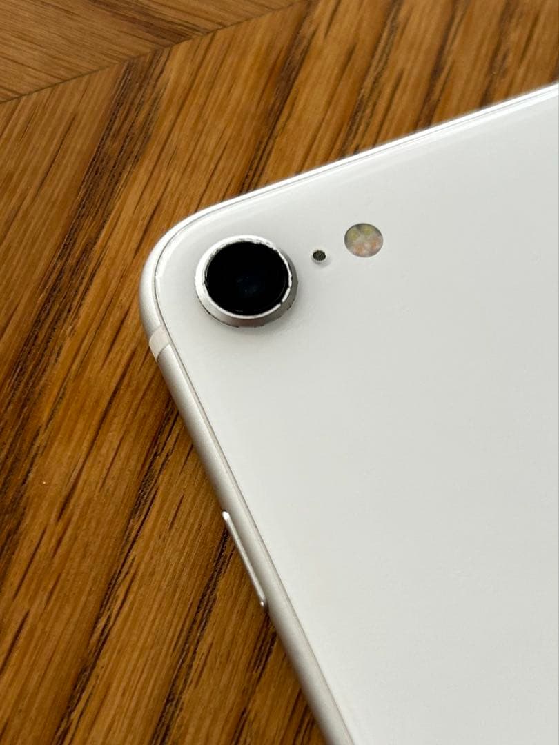 Apple iPhone SE (第2世代) ホワイト