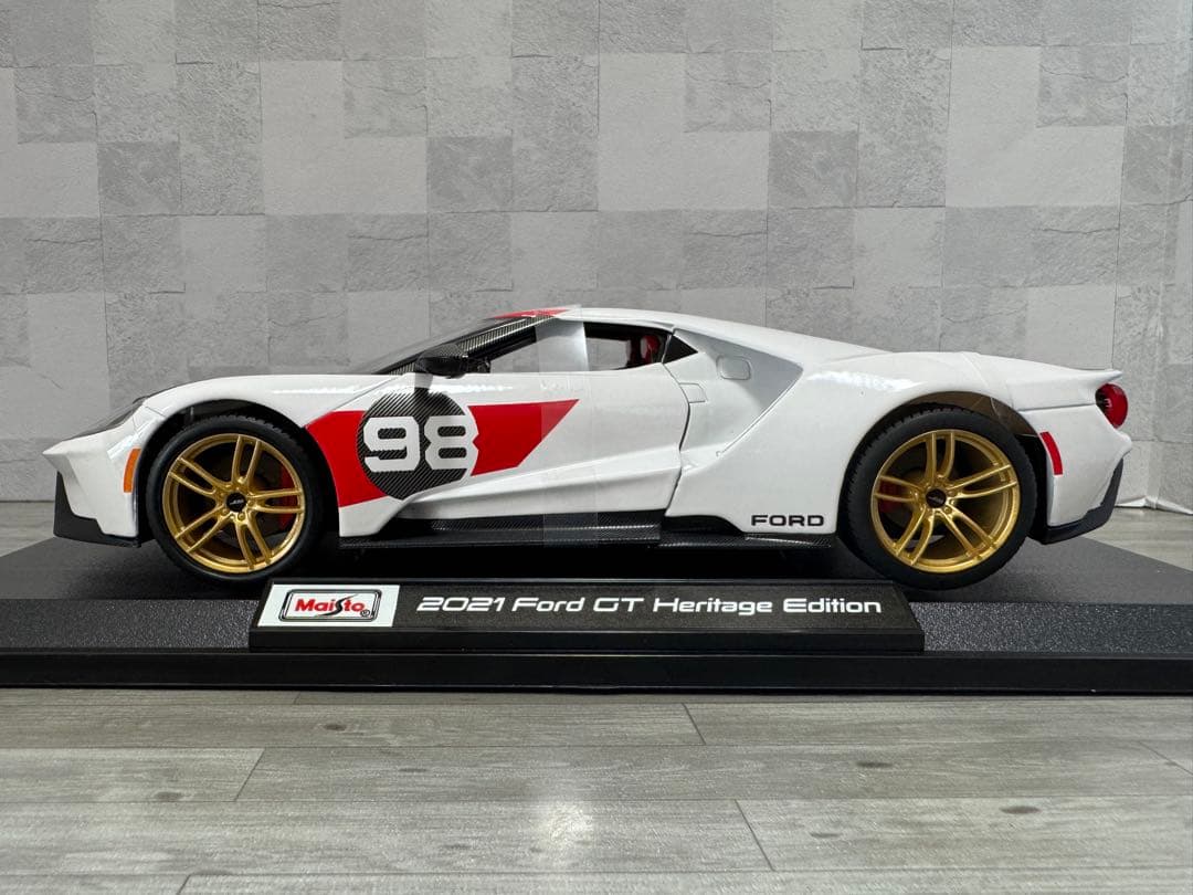【匿名配送】Maisto 2021 Ford GT ヘリテージ エディション
