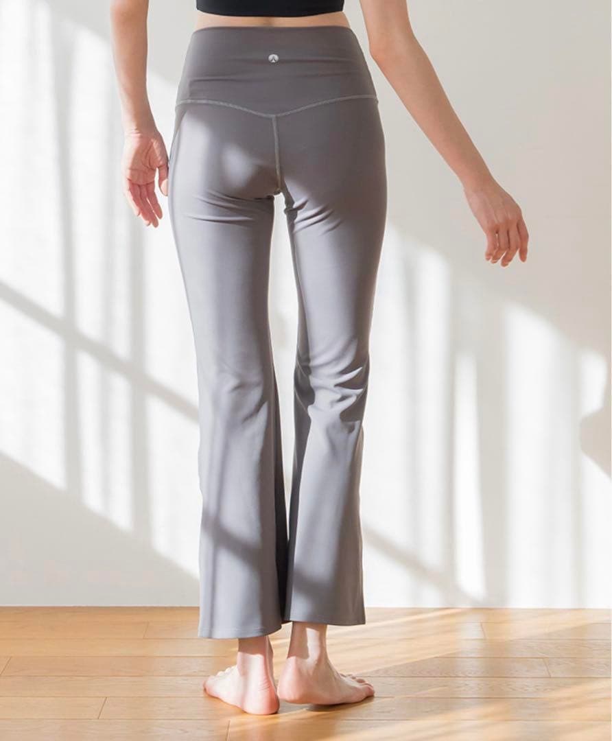 【新品タグ付き】 【SUKALA】ベーシックフレアパンツ　レギンス 　Ｌサイズ