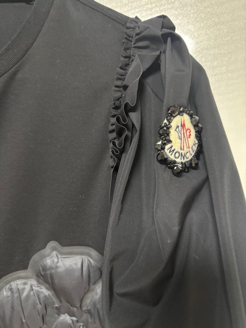 MONCLER ブラック フラワー刺繍 ワンピース