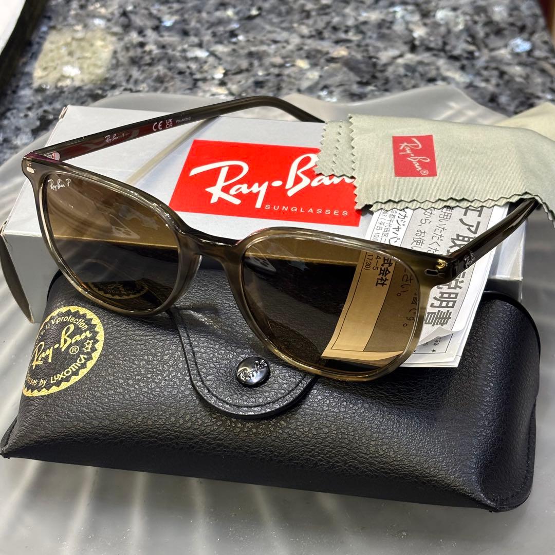 専用Ray-Ban（レイバン）サングラス「ELLIOT RB2197F」