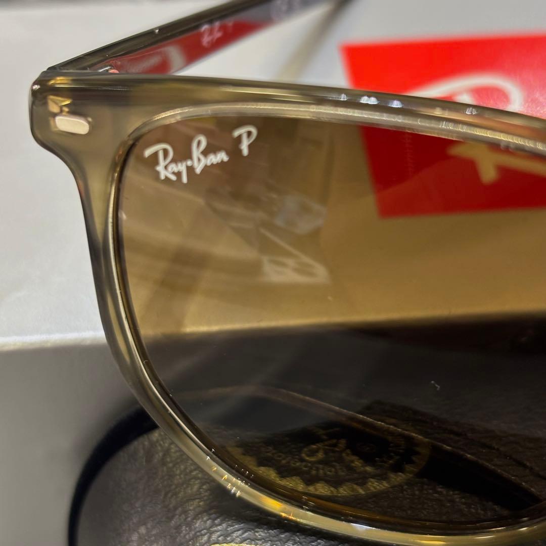 専用Ray-Ban（レイバン）サングラス「ELLIOT RB2197F」