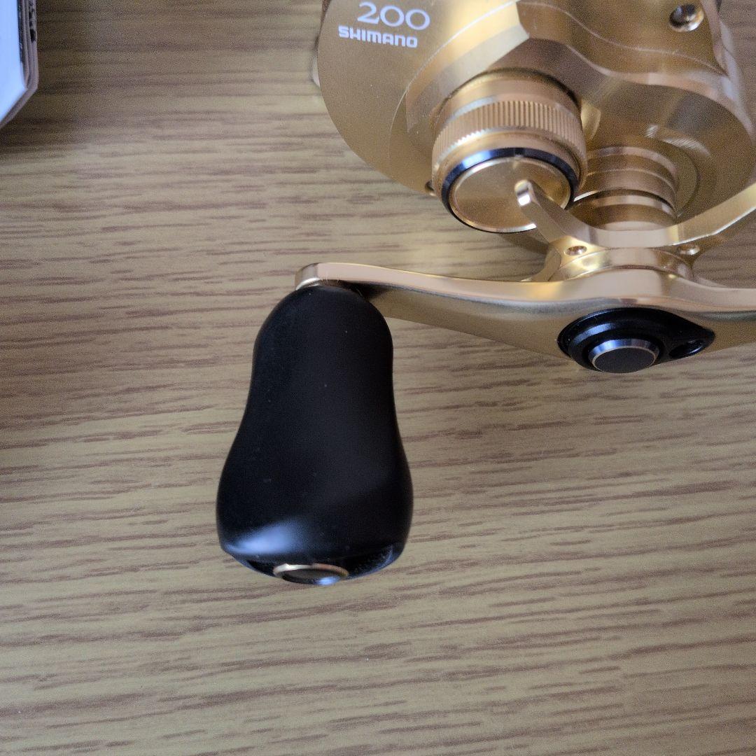 リール SHIMANO CALCUTTA CONQUEST 200