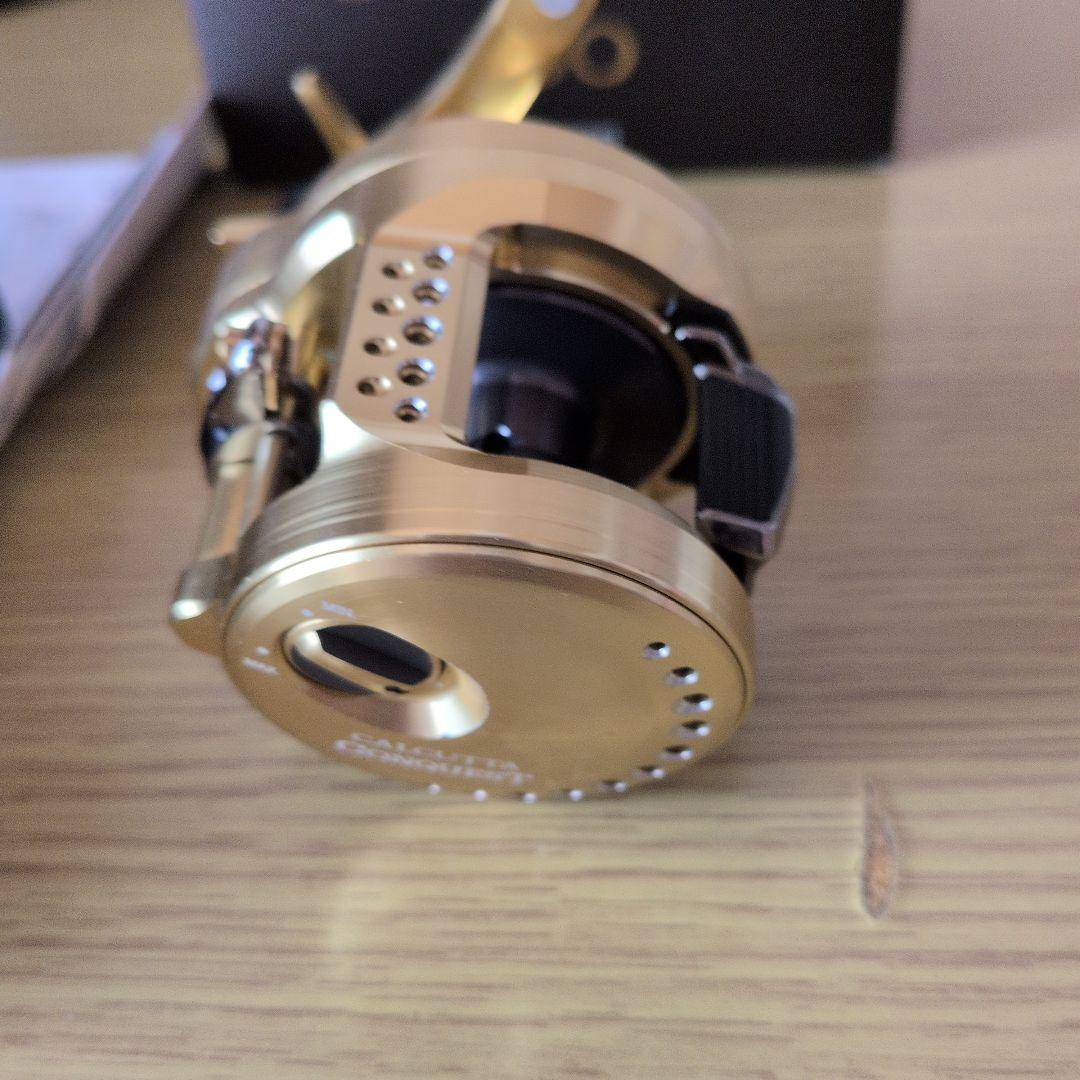 リール SHIMANO CALCUTTA CONQUEST 200