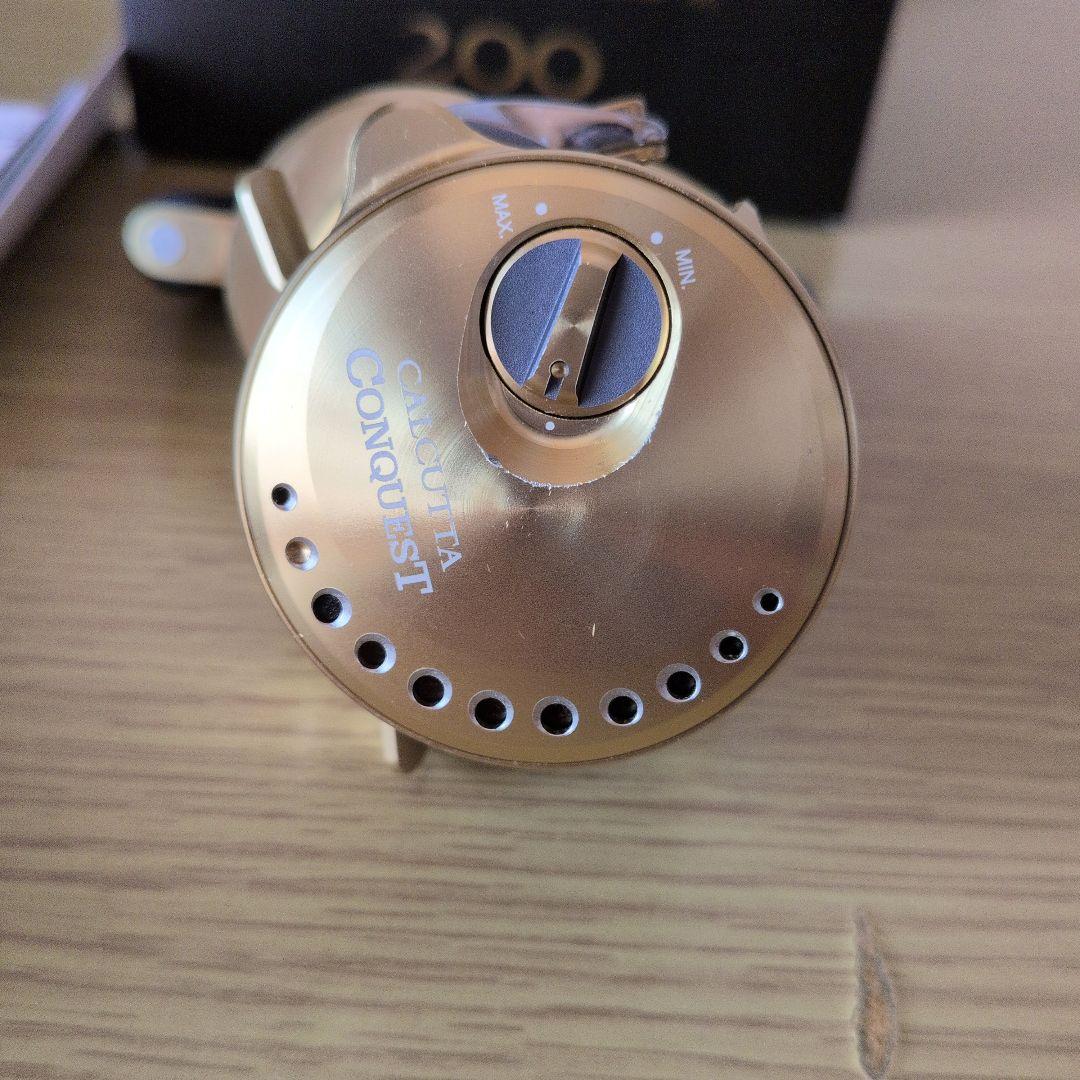 リール SHIMANO CALCUTTA CONQUEST 200