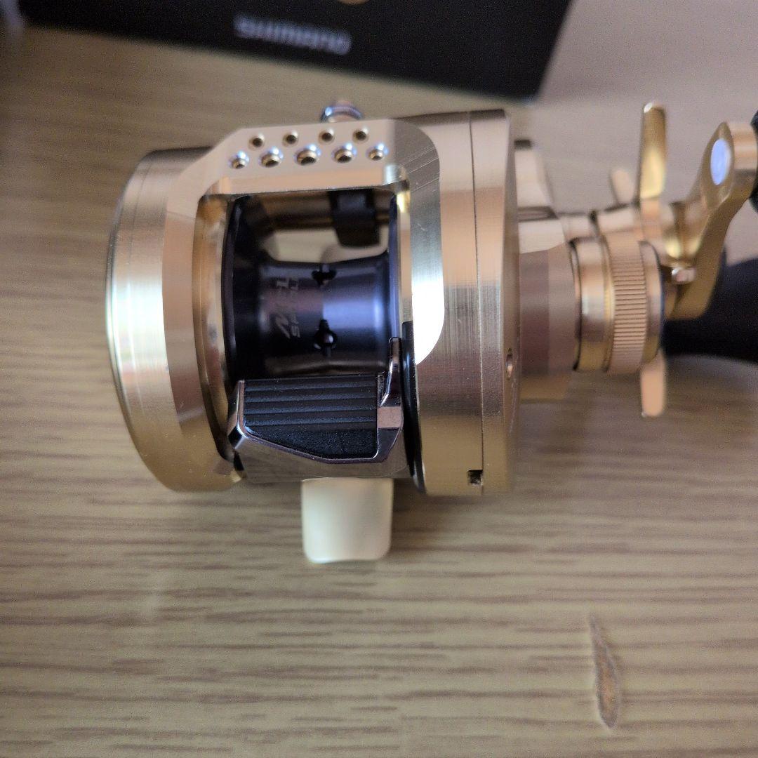 リール SHIMANO CALCUTTA CONQUEST 200