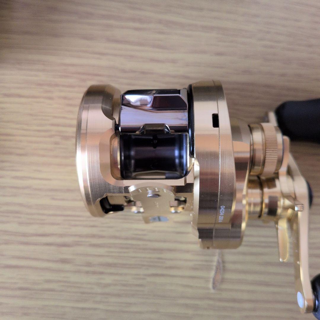 リール SHIMANO CALCUTTA CONQUEST 200