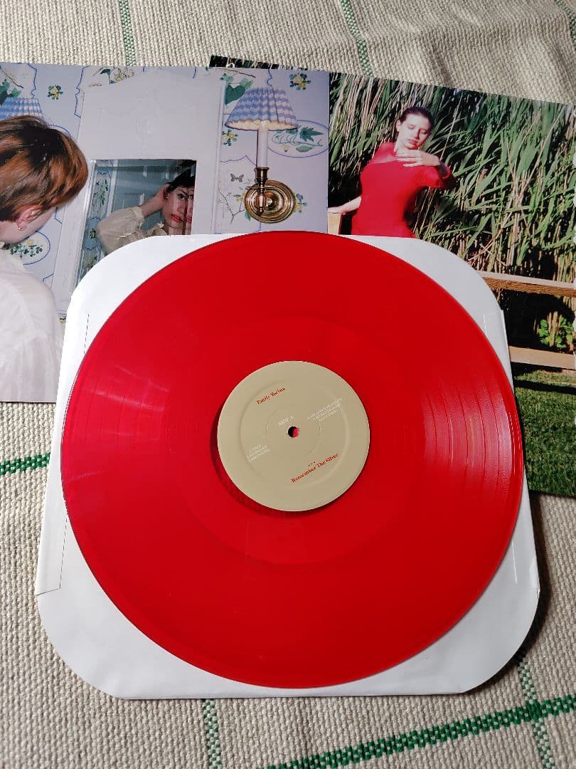 Emily Yacina / Remember The Silver レコード