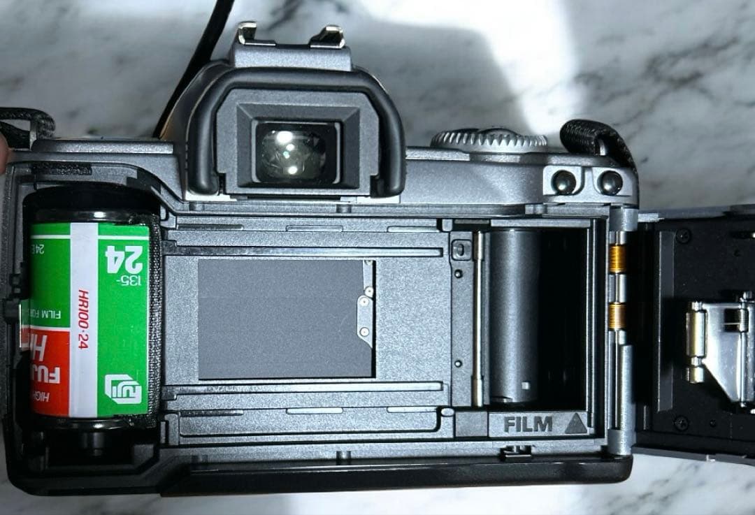 【動作確認済み】Canon EOS Kiss5 一眼レフカメラ　フィルム、電池付