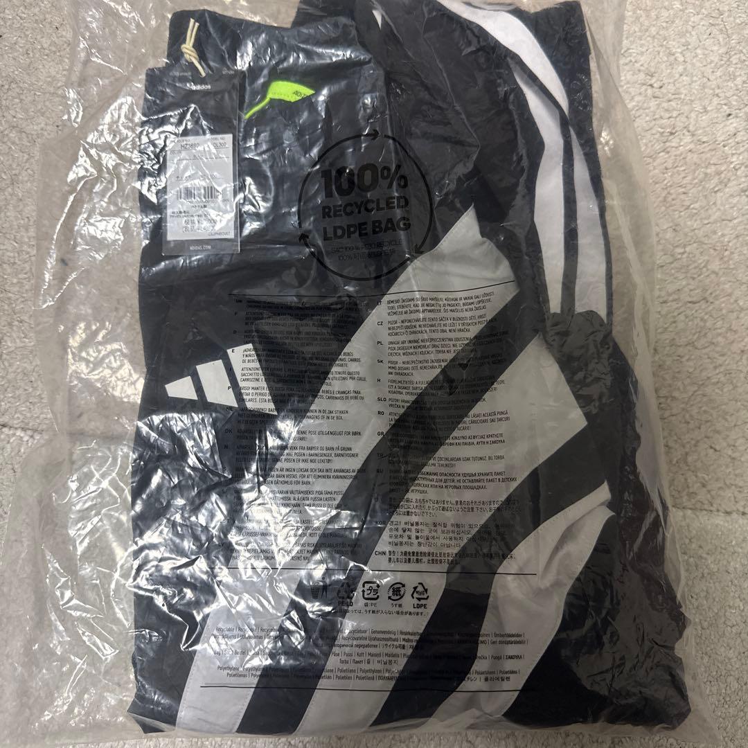アディゼロ　ランニングジャケット　XL 新品