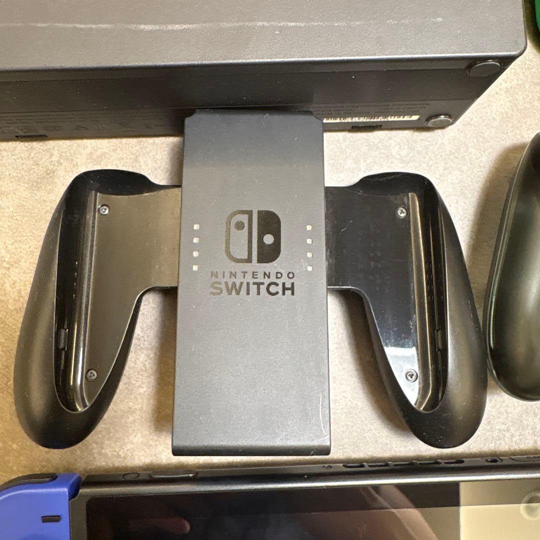 ひ*る様 【美品】Nintendo Switch本体　充電グリップジョイコン付属