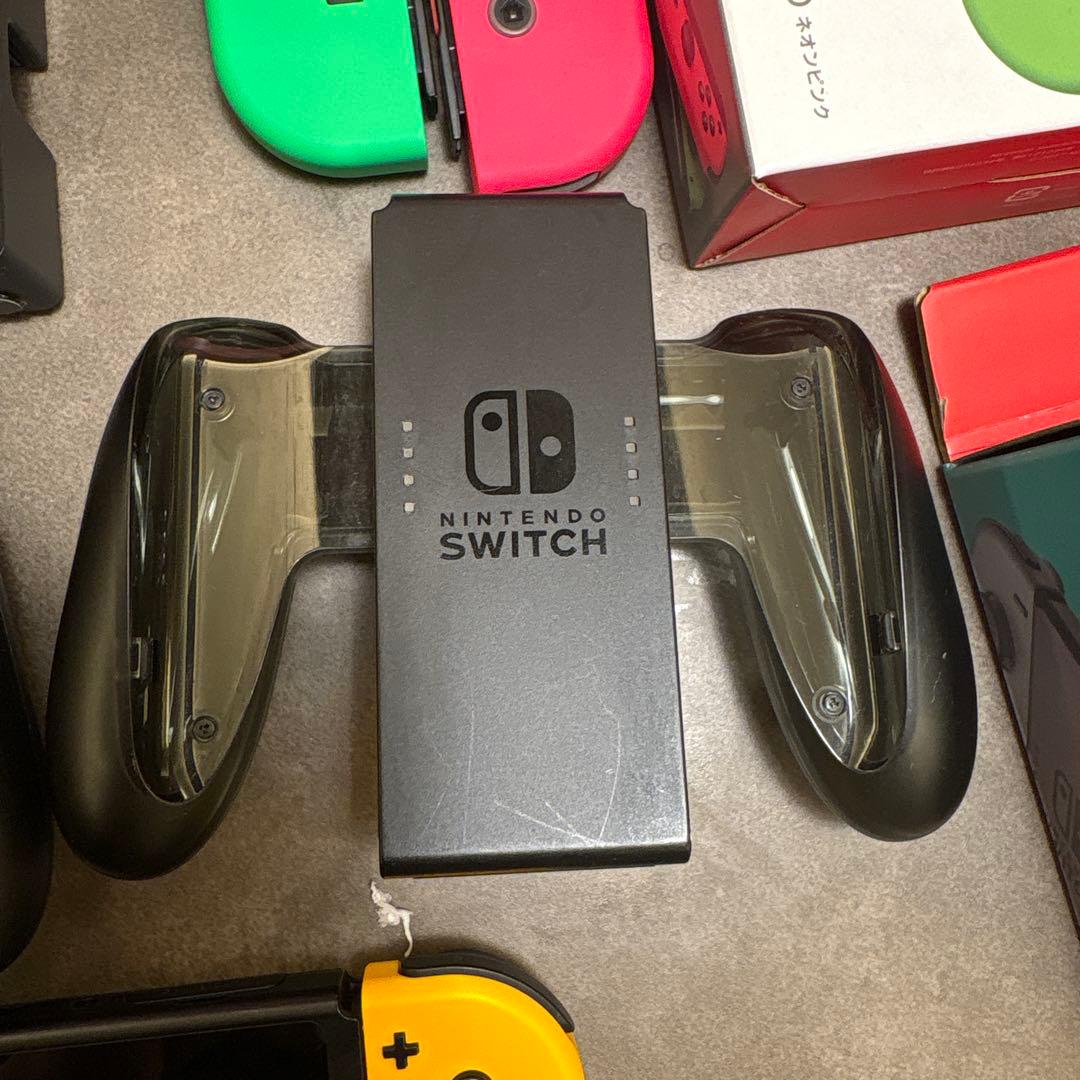 ひ*る様 【美品】Nintendo Switch本体　充電グリップジョイコン付属