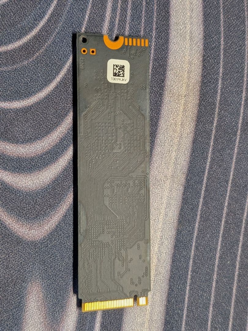 内蔵型SSD Crucial P1 CT1000P1SSD8JP nvme m.2 1TB