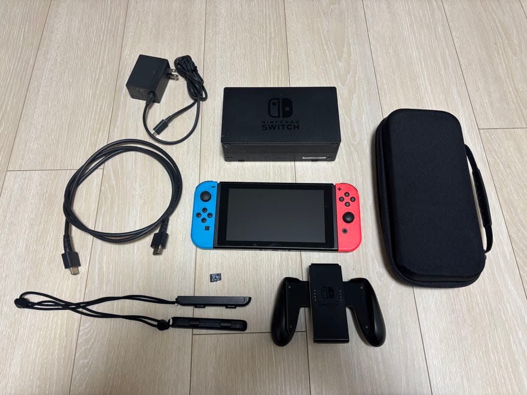 Nintendo Switch 本体 青/赤 付属品付き【箱無し】