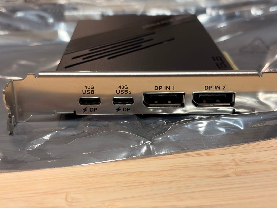 ASUS USB4 PCIe Gen4 拡張カード
