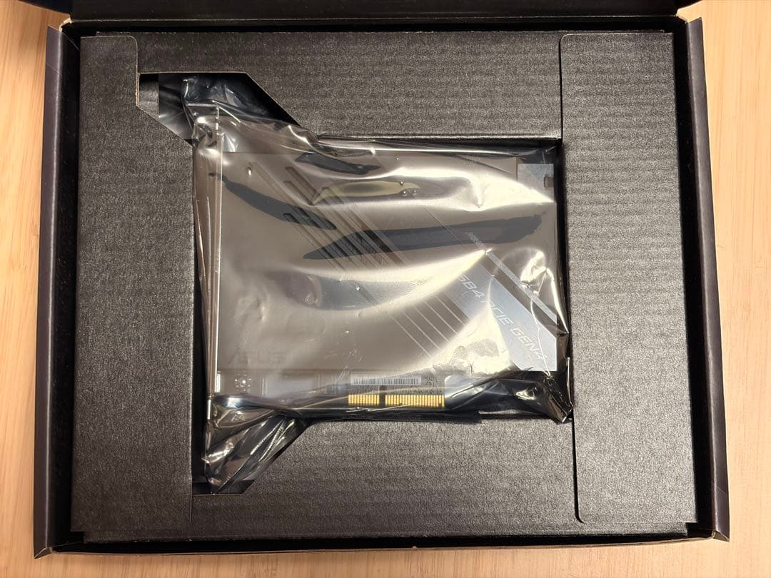 ASUS USB4 PCIe Gen4 拡張カード