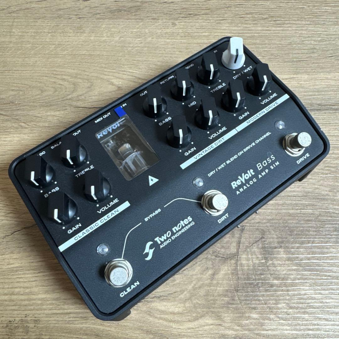 ベース Two notes ReVolt Bass