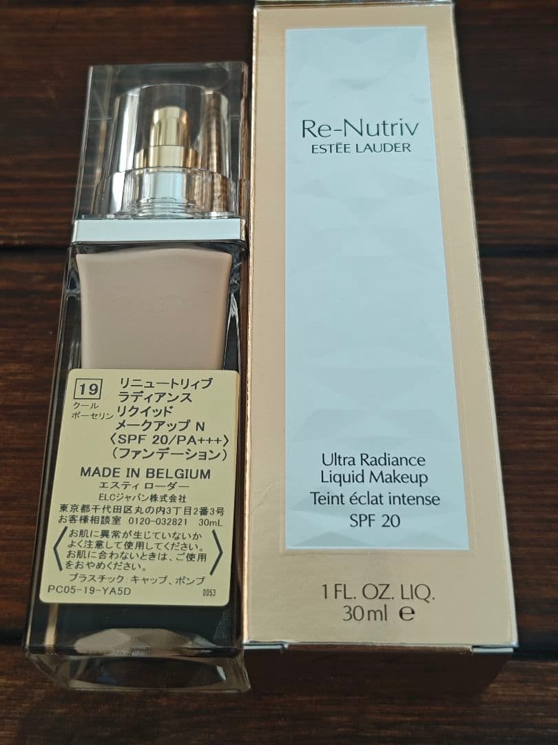 ESTEE LAUDER Re-Nutriv リキッドファンデーション 30mL