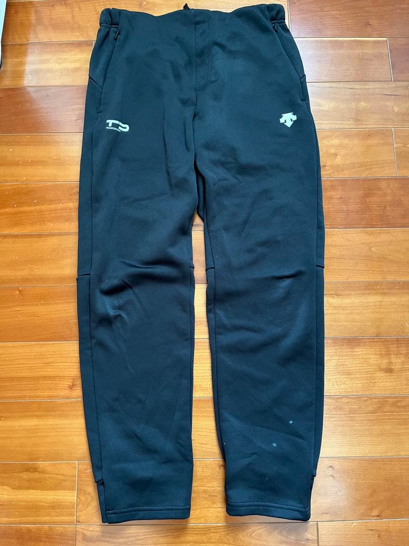 TEAM DESCENTE フード付きジャージ上下セット ブラック　【非売品】