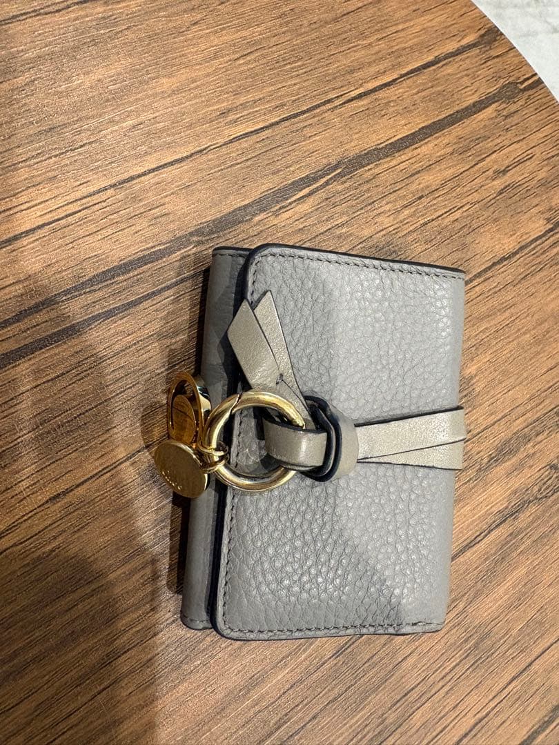 【値下げ中】Chloé グレー 三つ折り財布 箱付き