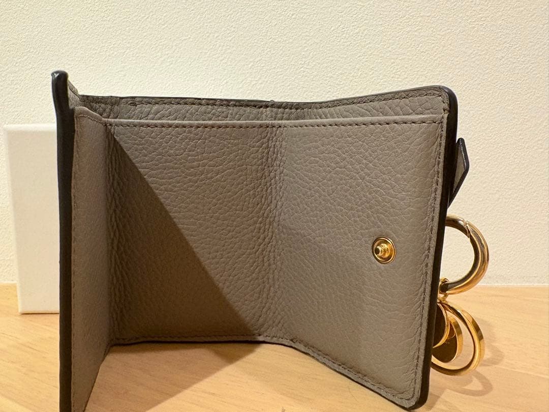 【値下げ中】Chloé グレー 三つ折り財布 箱付き