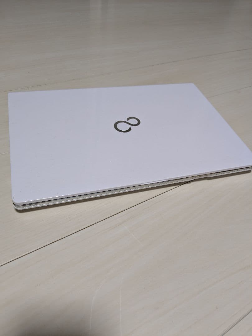 Fujitsu 13.3インチノートPC LIFEBOOK SH75/B1
