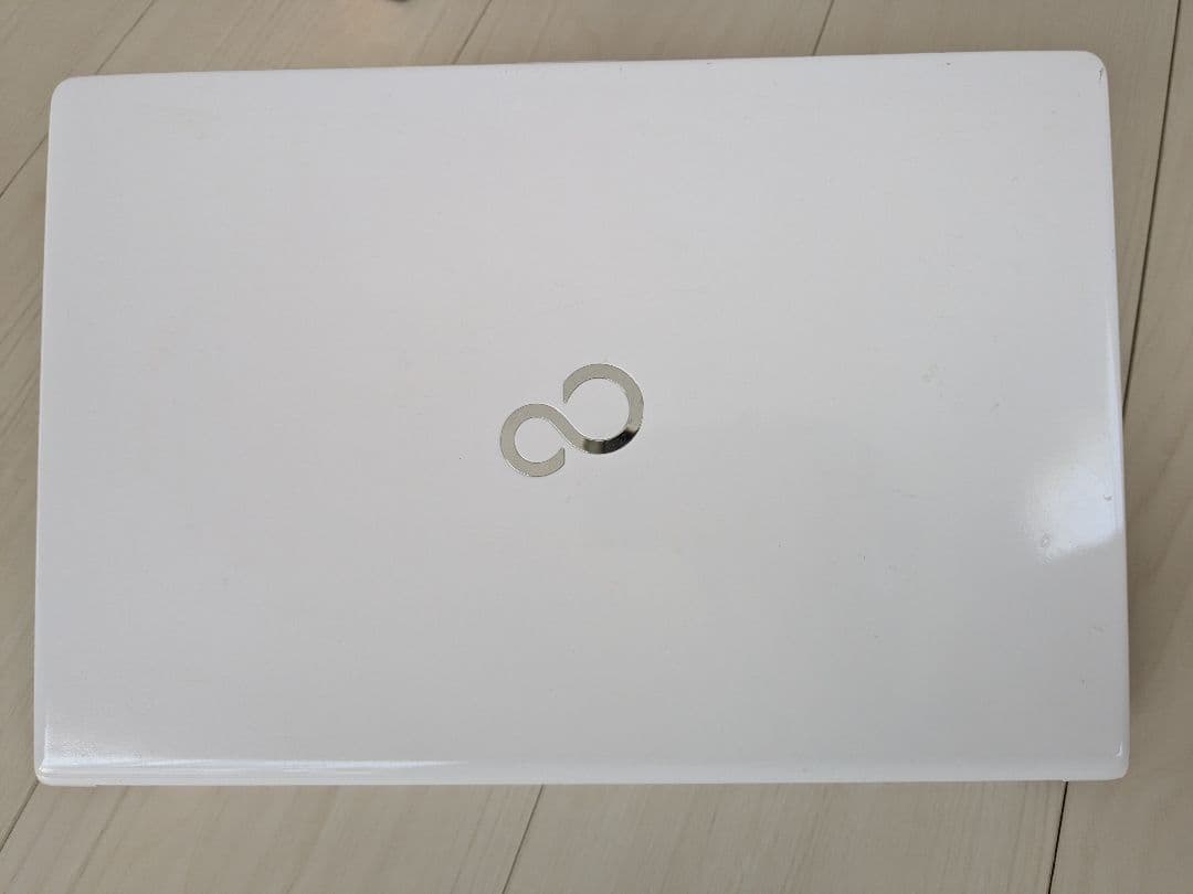 Fujitsu 13.3インチノートPC LIFEBOOK SH75/B1
