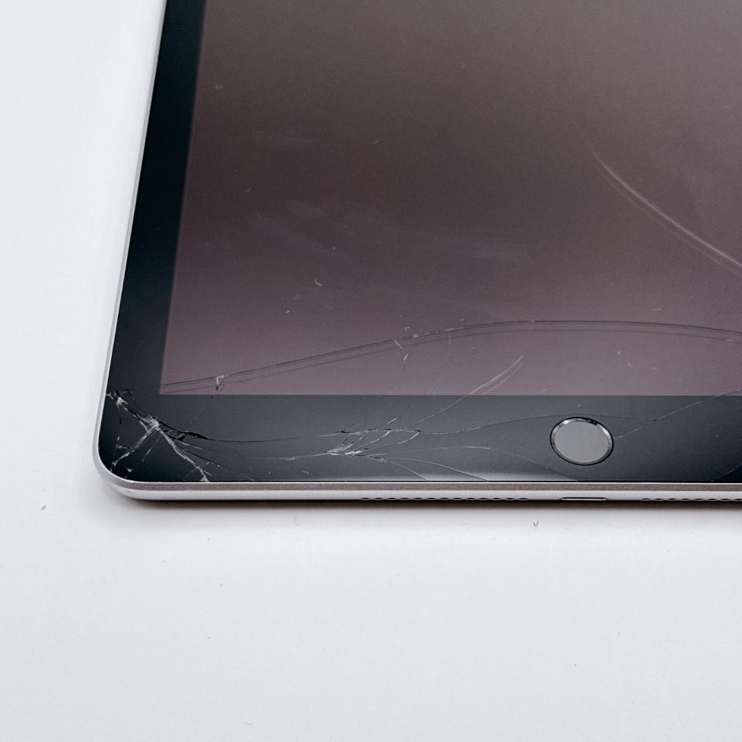 iPad (第6世代) 32GB Wi-Fiモデル MR7F2J/A