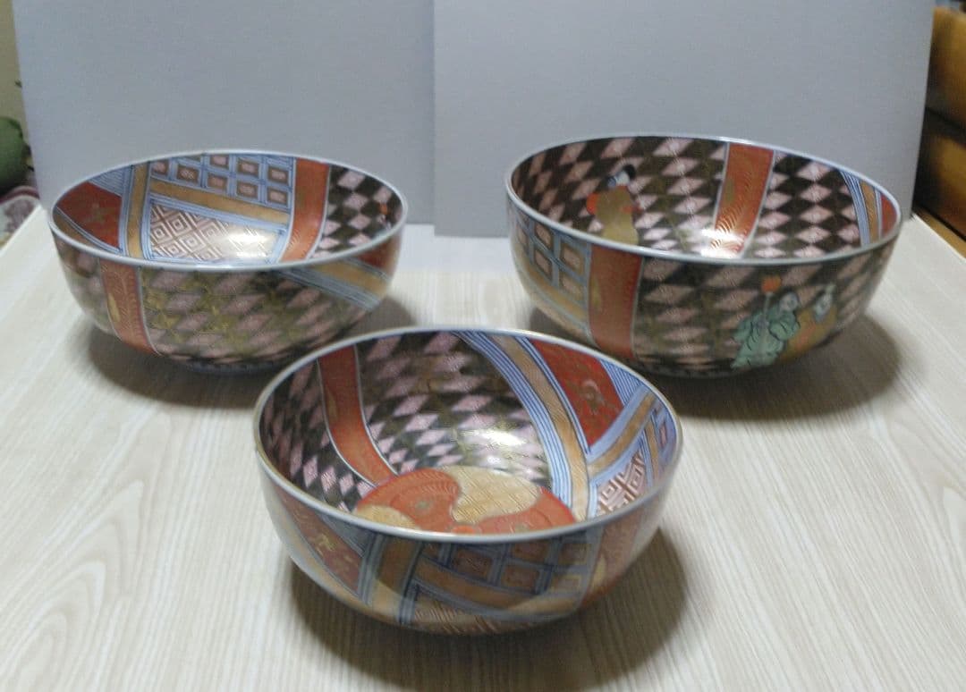 G*n様 特上手　古伊万里　金彩　色絵　賢人　そう図　深鉢　バラ売りも可能です。