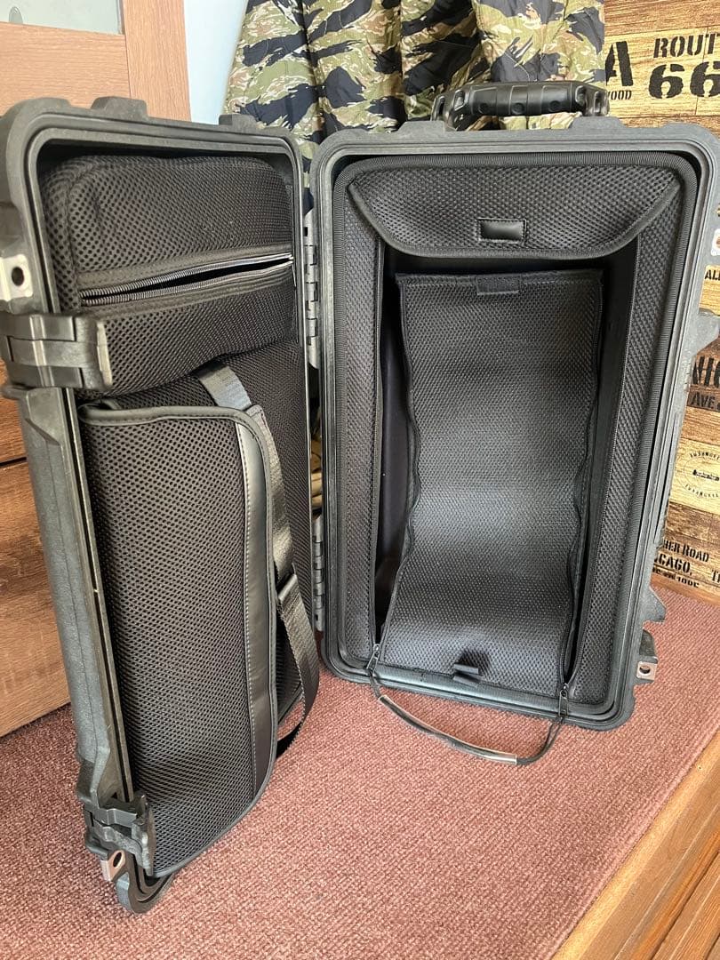 PELICAN 1510 ローリングキャリー 機内持込可 メッシュ 仕切り付