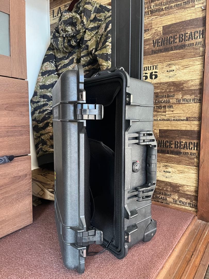 PELICAN 1510 ローリングキャリー 機内持込可 メッシュ 仕切り付