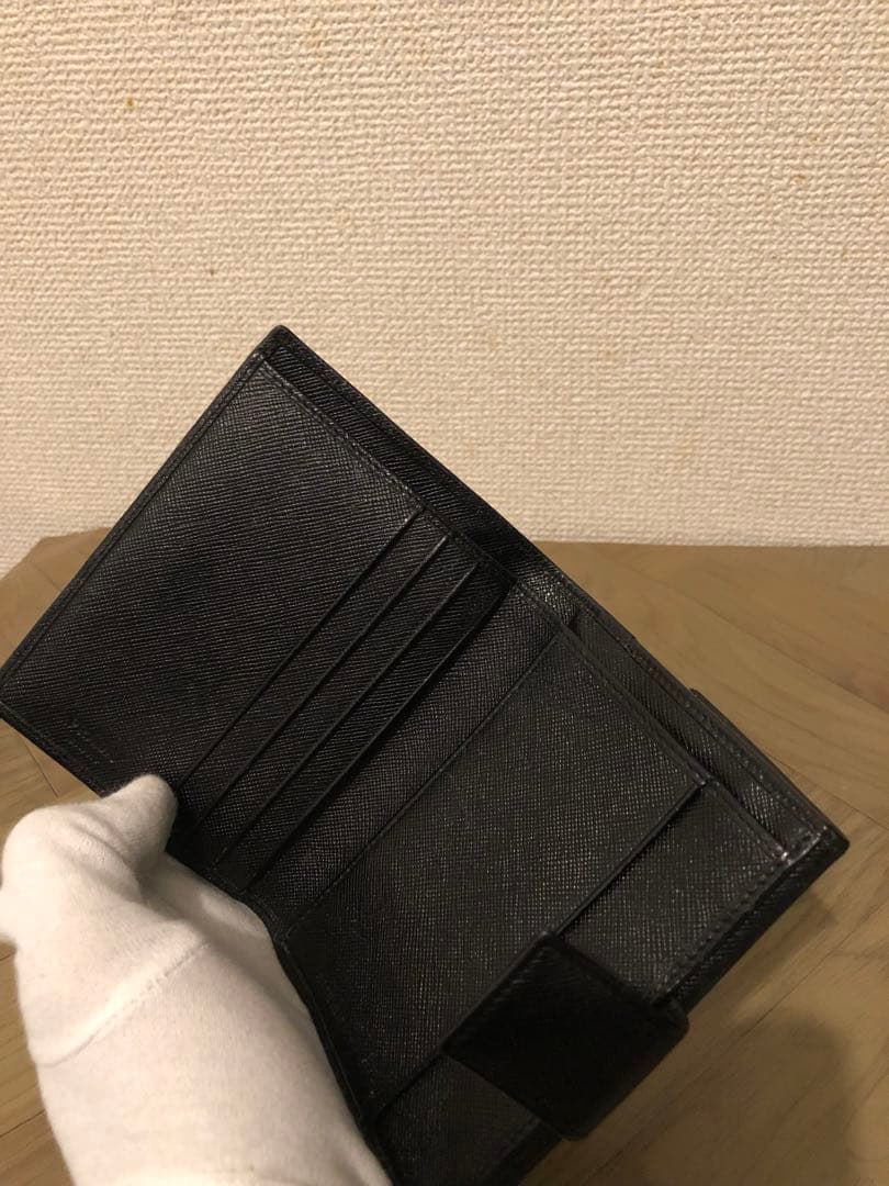 PRADA ブラック 三つ折り財布 サフィアーノレザー