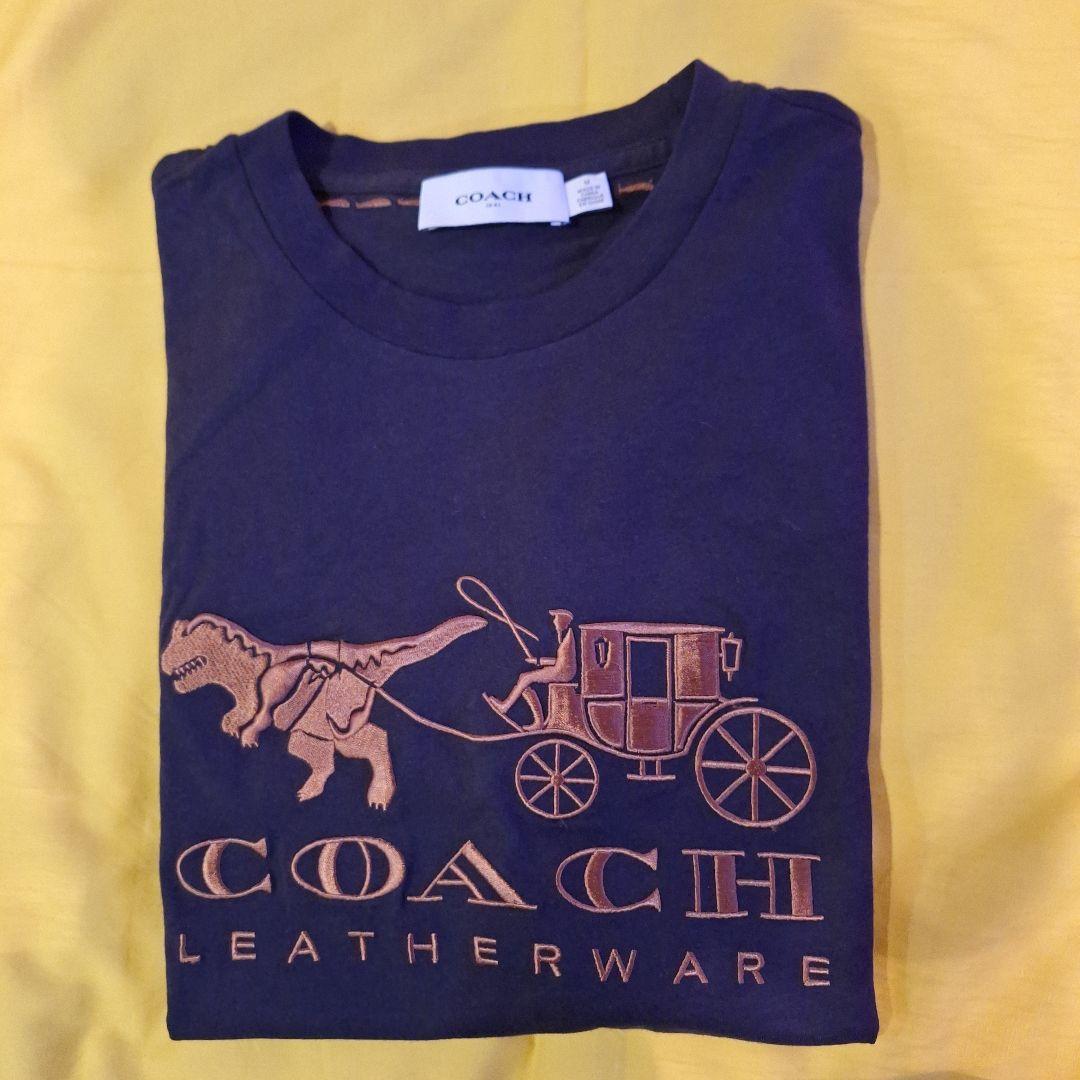 COACH 半袖Tシャツ 黒 馬車ロゴ×レキシー