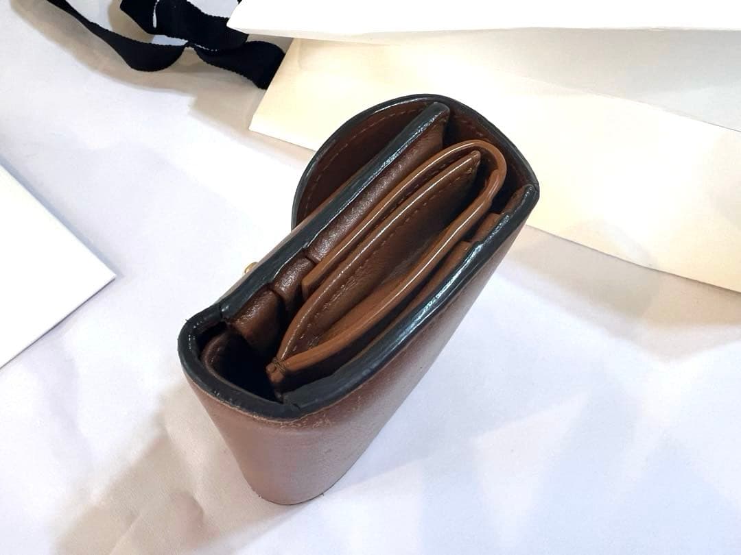 【CELINE】セリーヌトリオンフ三つ折り財布　タンブラウン　箱袋保存袋付き