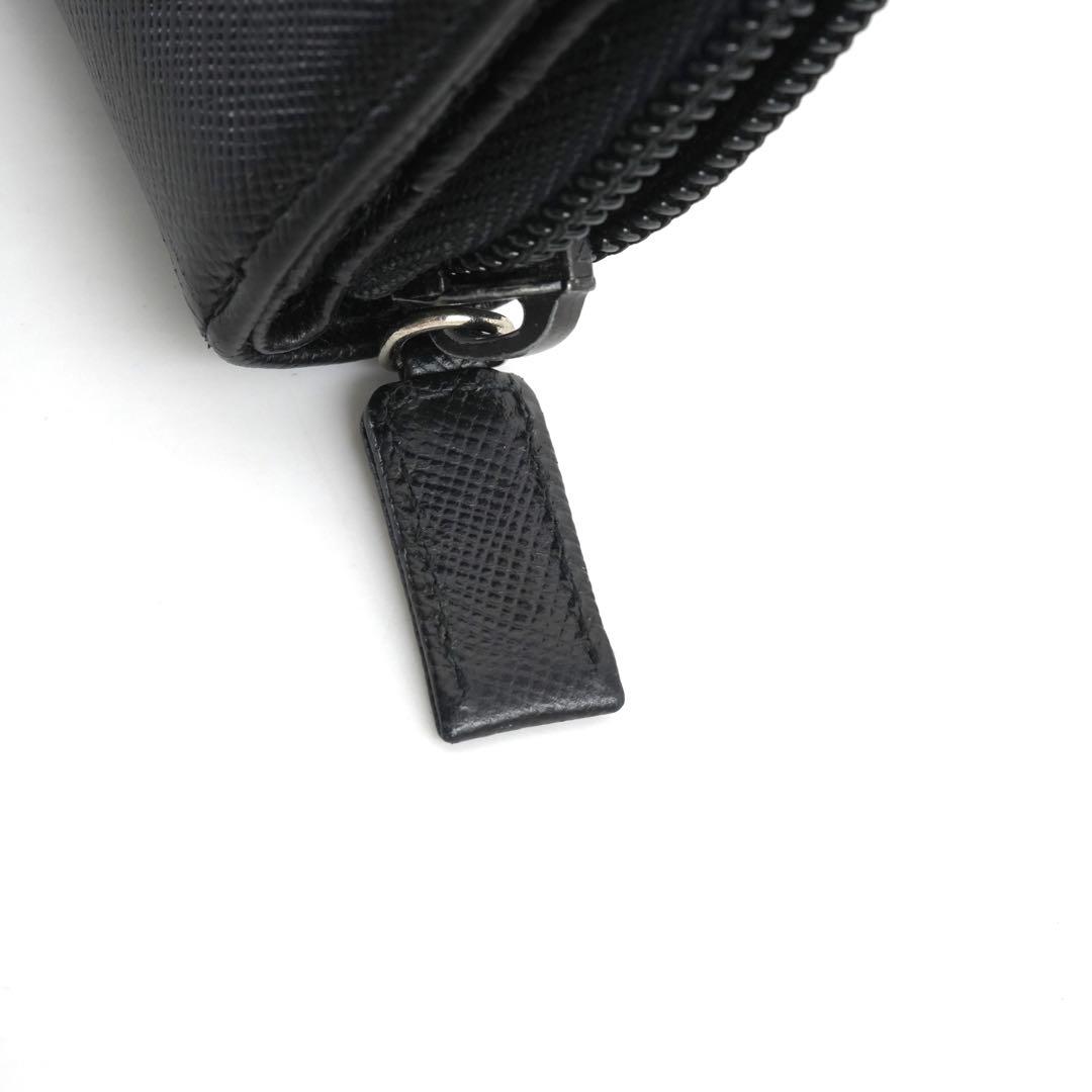 ✨未使用展示品✨　PRADA ミニ財布　サフィアーノレザー　トライアングル　黒色