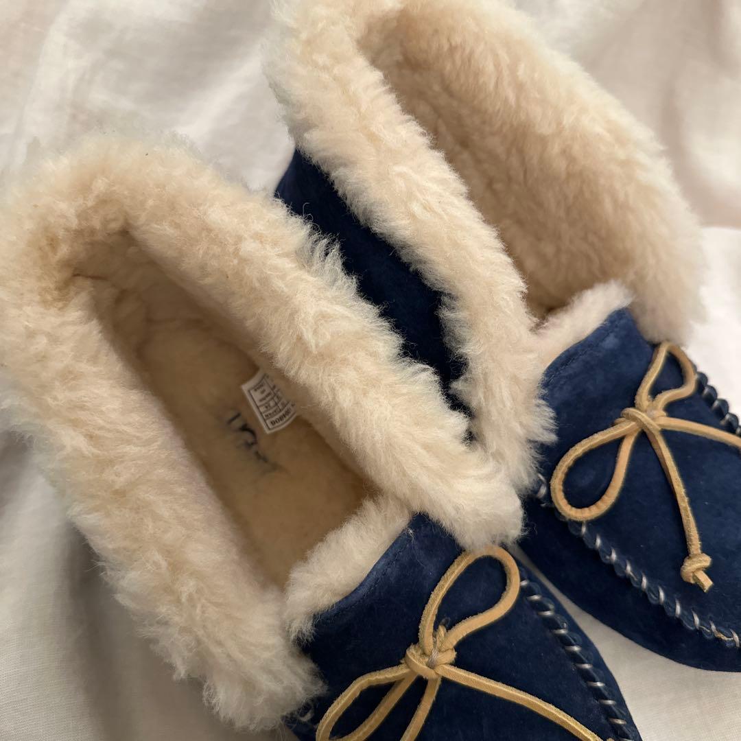 新品未使用UGG モカシン ALENA サイズ24