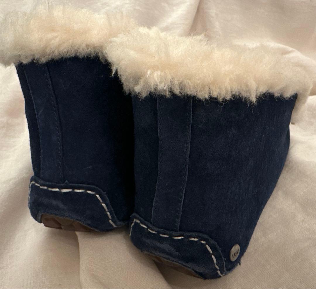 新品未使用UGG モカシン ALENA サイズ24