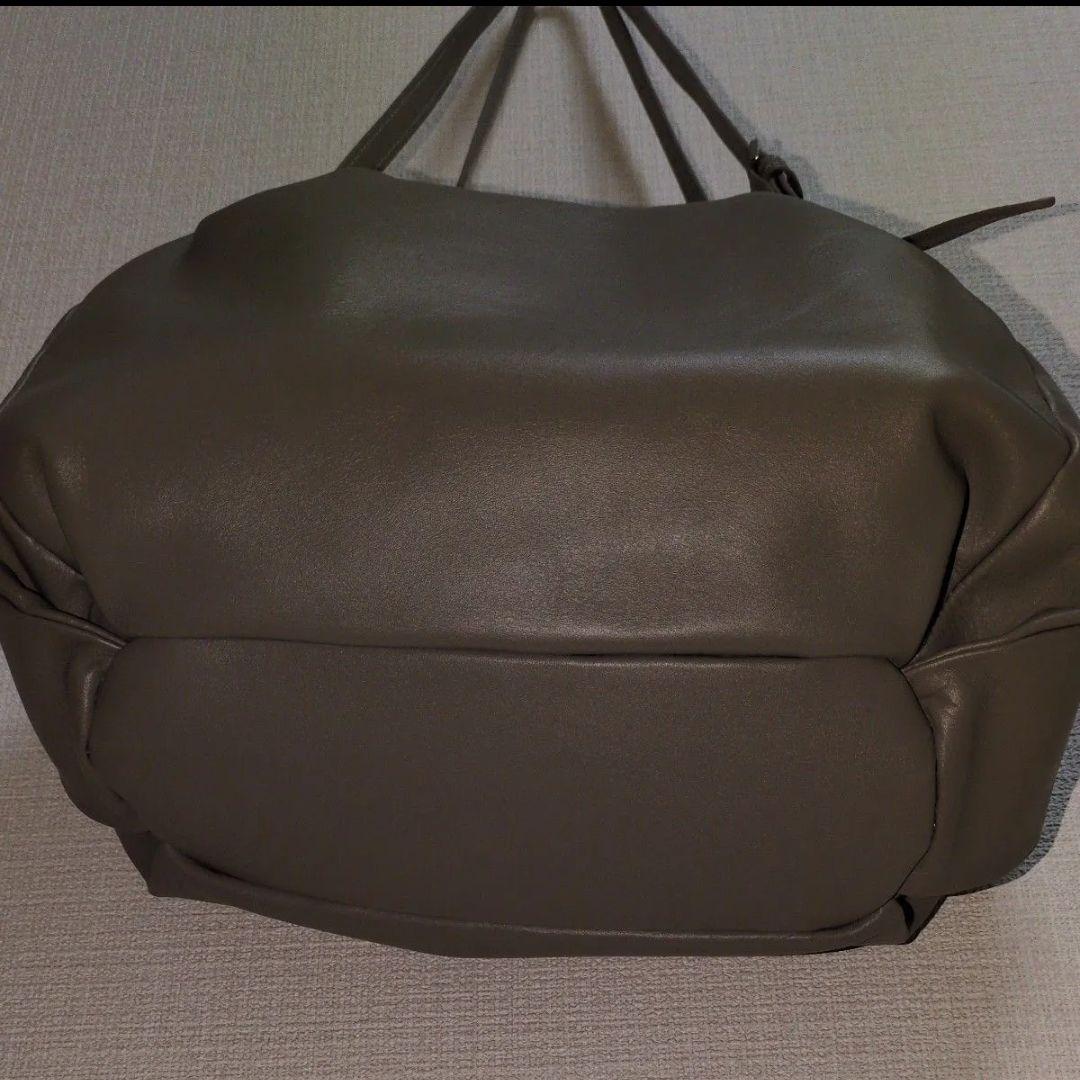 匿名配送ほぼ新品 イアパピヨネ コロンボストンバッグ