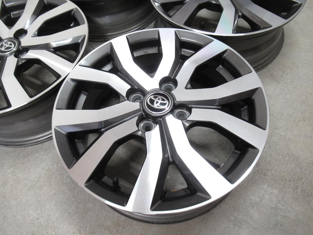 ルーミー アルミホイール　5J +40　PCD 100 トヨタ　タンク　トール