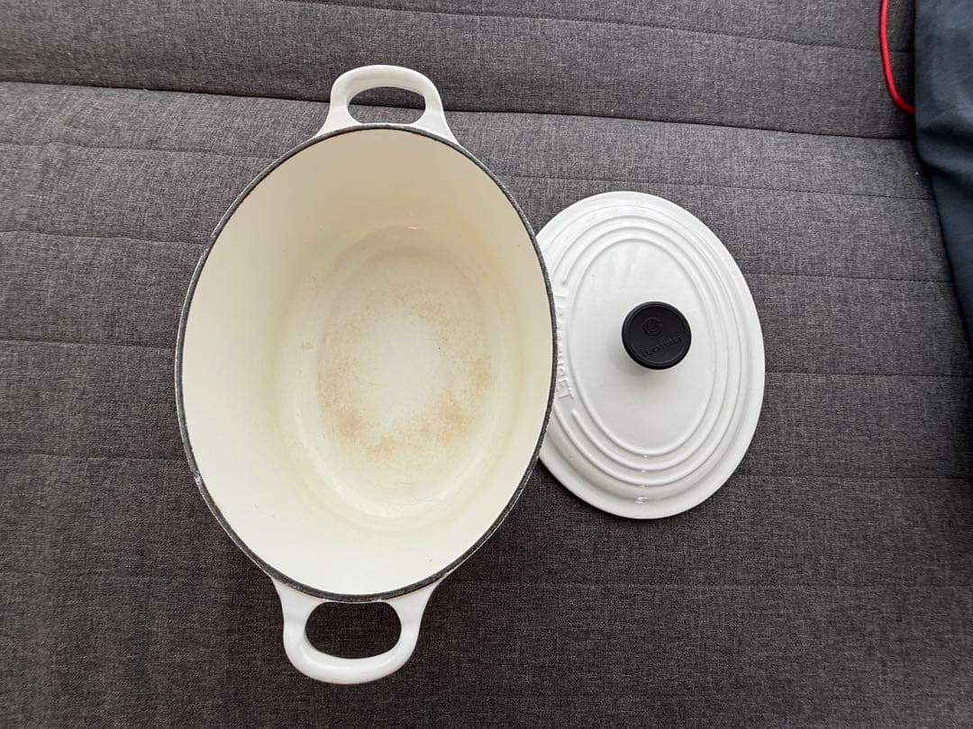 Le Creuset ホワイト オーバル鍋