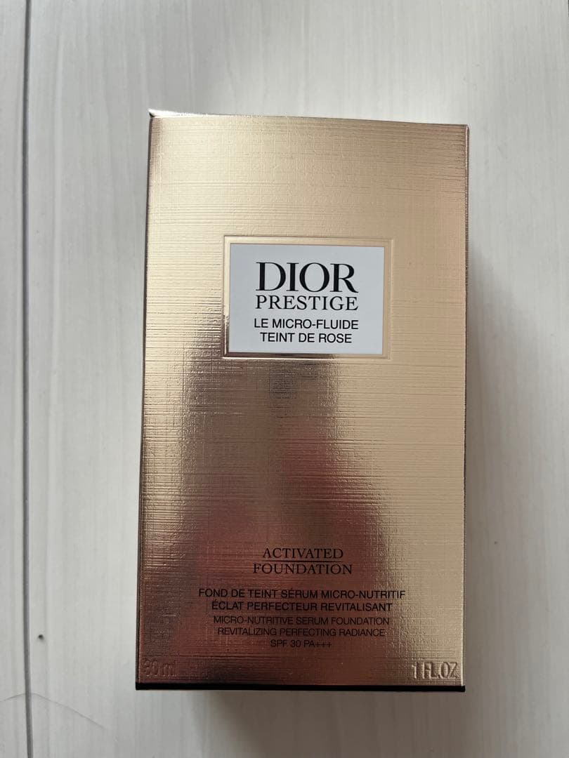 Dior プレステージ　ル　マイクロ　フルイド　タン　SPF30/PA++