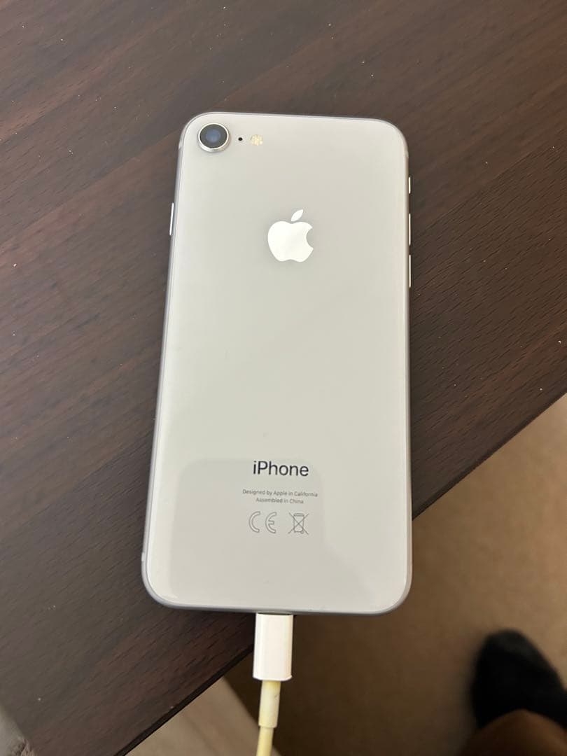 バッテリー97% iPhone8 64GB SIMフリー