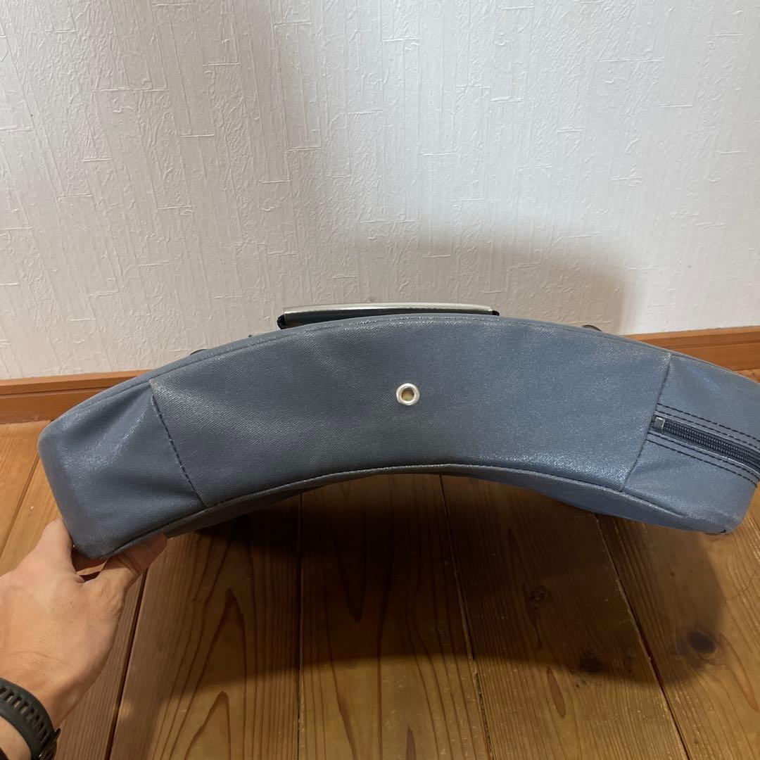 ISAMI キックミット グレー
