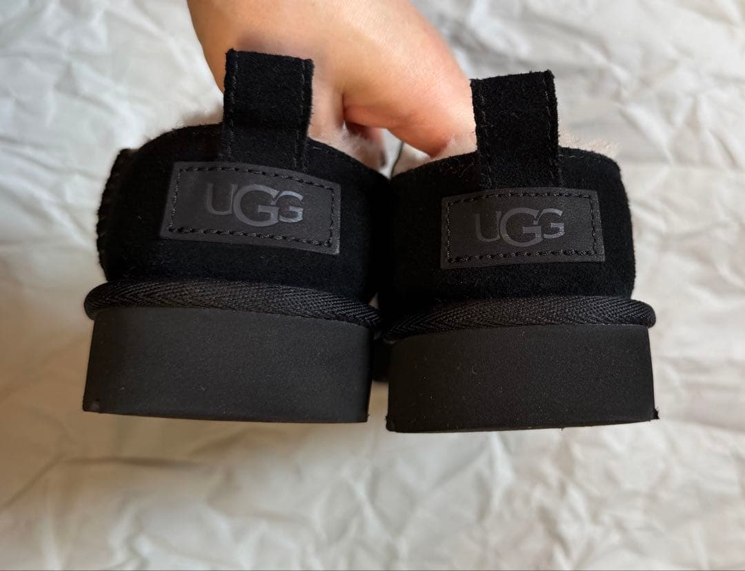 UGG クラシックマイクロ　ショートブーツ　黒　サイズ5