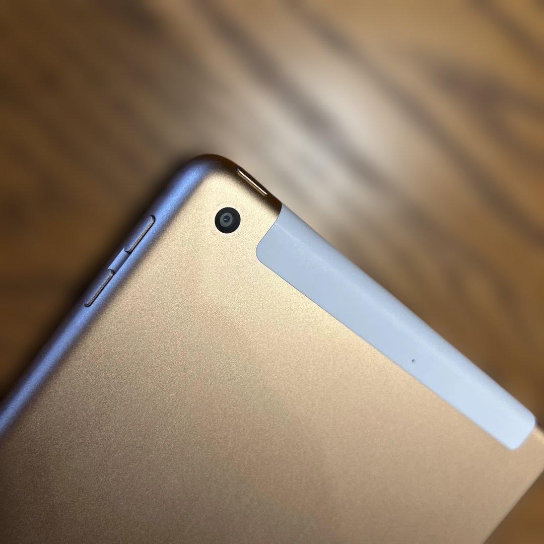 Apple iPad (第6世代) ゴールド 128GB MRM22J/A