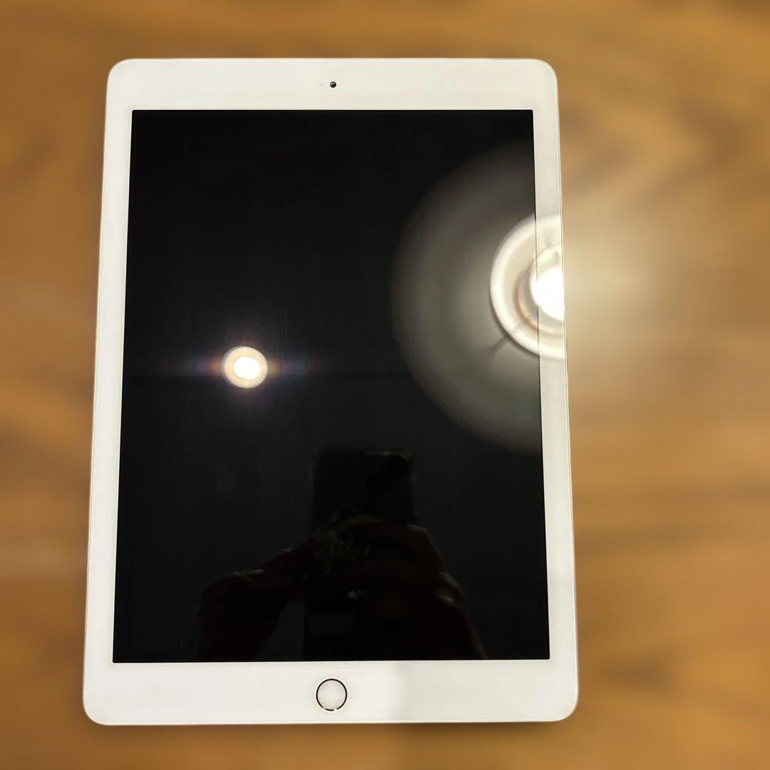 Apple iPad (第6世代) ゴールド 128GB MRM22J/A