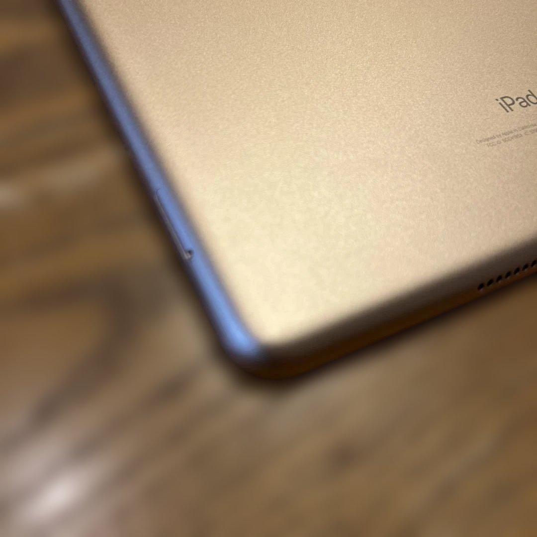 Apple iPad (第6世代) ゴールド 128GB MRM22J/A