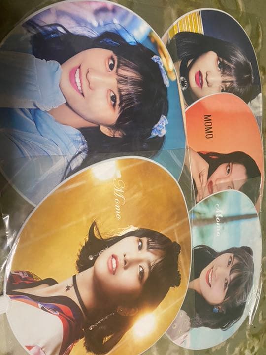 TWICEうちわ　モモ