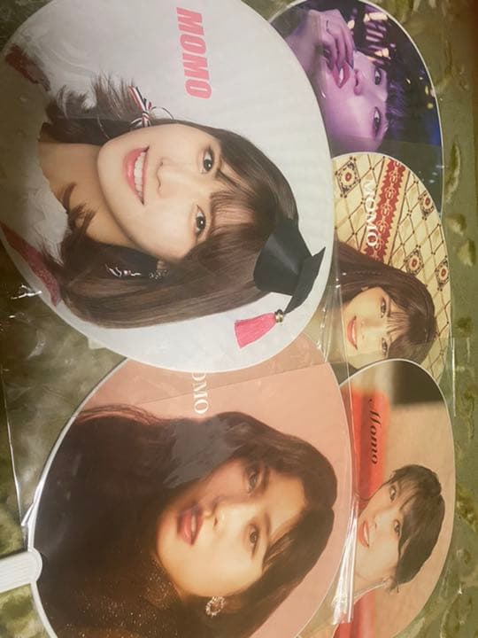 TWICEうちわ　モモ