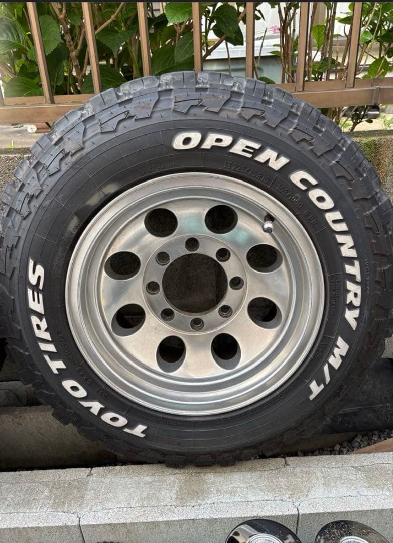 ミッキートンプソン、 OPEN COUNTRY M/T タイヤホイール4本セット